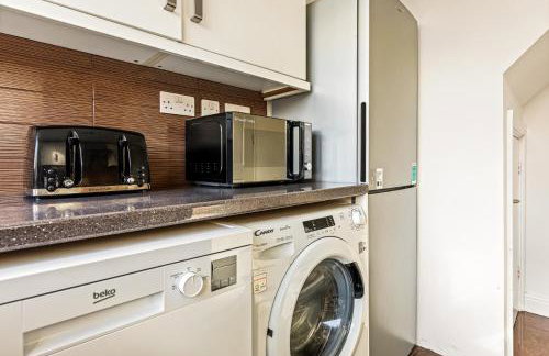 Spacious 4 Bed House in Exhall, Sleeps 7 - Foto 29