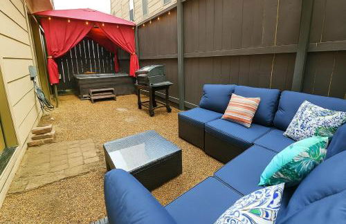 Shop, Soak &Sleep Galleria 3BR Retreat Private Jacuzzi - Foto 7