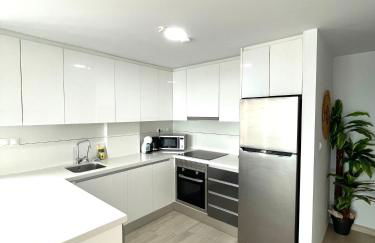 Luxury and Modern Beach Apartment with Sea Views - Foto 12