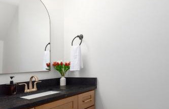 Modern Comfort Near AU l Perfect for Families & Fans - Foto 3