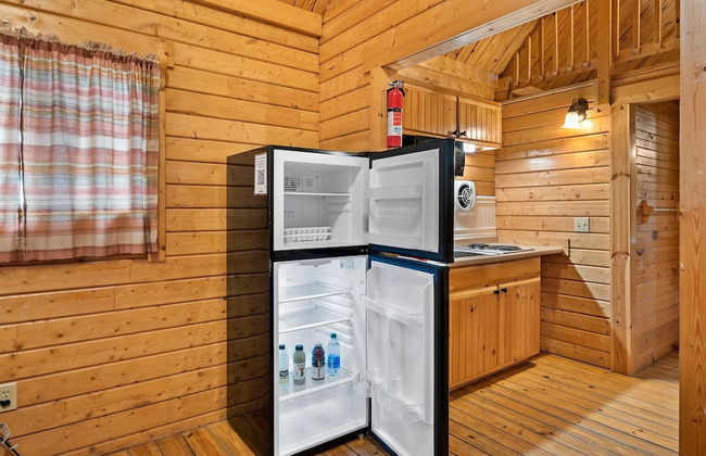 Amazing Getaway: Enjoy our Cozy Log Cabins on the Chesapeake Bay! - Photo 17