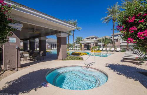 *NEW* Lux Scottsdale Home with Pool, Hot Tub, and Gym - Foto 19