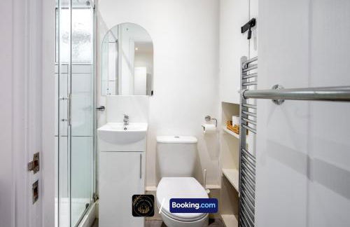 Cosy 3-Bed House l Garden l Free Parking l Stretford l Sleeps 7 l Book today with The Cosy Corner Nationwide - Foto 26