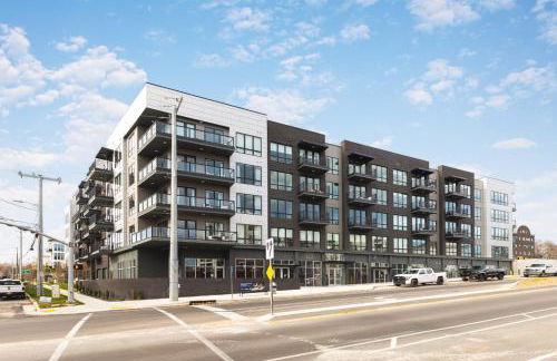 Premium Condo with Huge Patio near Vanderbilt & Downtown - Foto 34