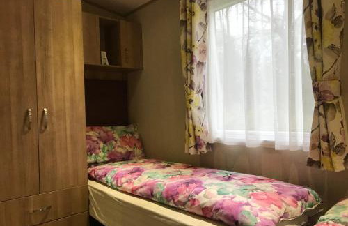 Poppy at Oakdene Forest Park - Foto 68