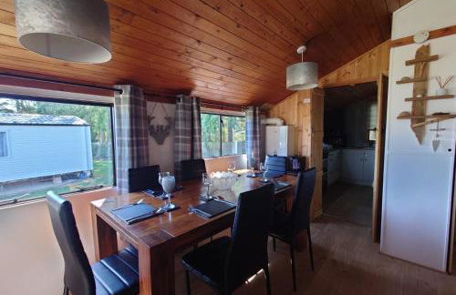 Wildwood Cabin - Sleeps 6 Hot Tub & Parking - Foto 6