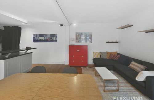 Spacious one-bedroom apartment just 1 minute walk from Montparnasse train - Foto 11