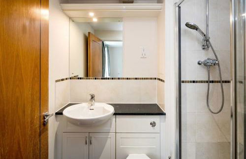 2BD Riverside Views and Comfort - Foto 17