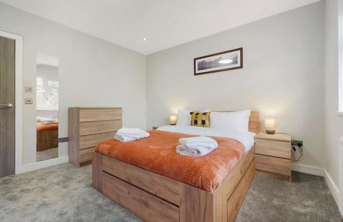 Stylish Home With Free Parking And Easy City Access - Photo 34