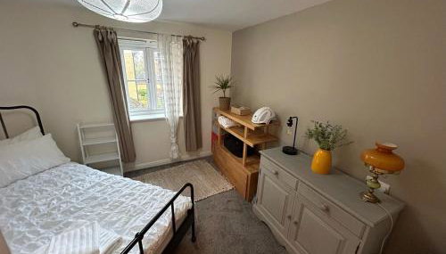 Spacious 2-Bedroom Flat Near Shops & Transport - Foto 4