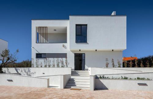 Villa Levita with Pool - Photo 10