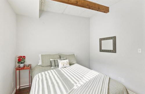 Hill Country Getaway Near San Marcos River home - Photo 20