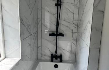 3 bedroom Home in chesterfield with front and back gardens - Foto 33