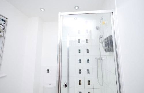 Cozy Place in Salford, Sleeps 8, 4 Bedroom, 5 Beds - Foto 26