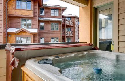 Mont Cervin by Avantstay Private Hot Tub + Fireplace Walk to Ski-in/ski-out + Dining - Foto 2