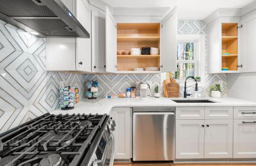 Outdoor Projector, Arcade, Fire Pit, 2 Car Garage, 2 Living Rooms - Foto 15