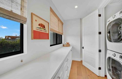 Coastal Paradise . Steps to the beach . Pool . Hot Tub - Foto 33