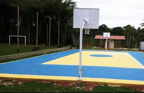 Vista para a lagoa - Enseada Azul, perto da Bacutia e Peracanga - Duas suítes Ar Condicionado - Varanda Gourmet - Lazer Completo, piscinas, quadras, sauna, pescaria, náutica, bar, restaurante, parques - Estacionamento e Portaria 24h - Foto 42