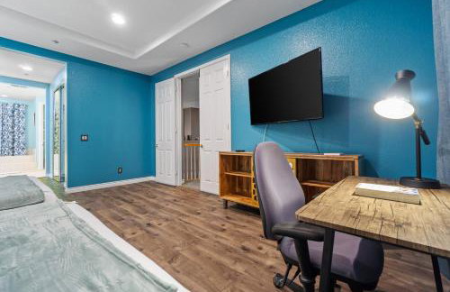 Entire Private Home with 5 Bedrooms 4 Bathrooms 3000 Sq ft Villa, Pool, Hot Tub, Nature, Garage, Winery, Available Now - Foto 67