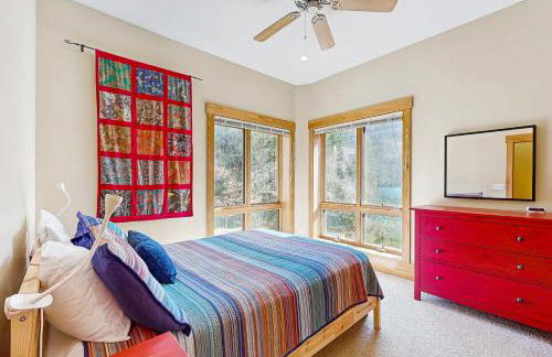 5 Bed 4 Bath Vacation home in Tuckasegee - Foto 12