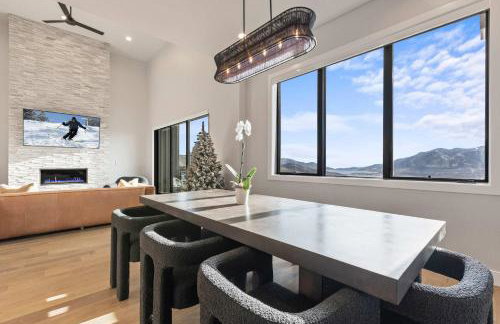Mountain House PC, Snowy Lake Views Private Hot Tub, New Build, Jordanelle Lake! - Foto 9