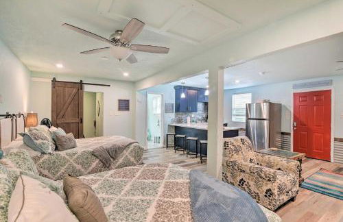 Galveston Group Getaway with Private Yard and Fire Pit - Foto 23