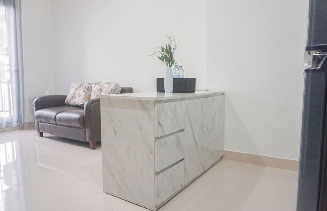 Comfy And Homey 2Br Transpark Cibubur Apartment - Foto 6