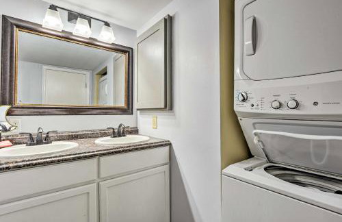 Cozy Cabin with Sunroom and Cacapon River Access! - Foto 15