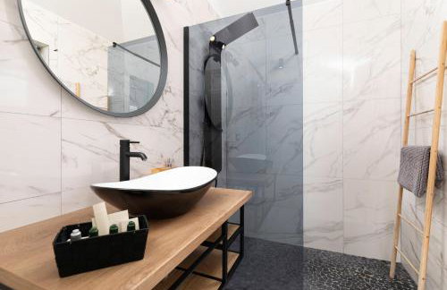 Villa Niko with heated pool, sauna and jacuzzi - Photo 37