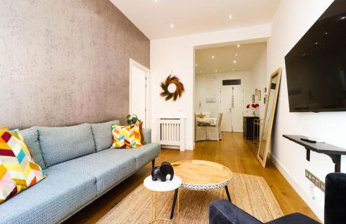 Chamberi Boutique - Photo 3