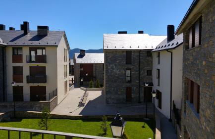 El Nido del Pirineo Estilo y Calidez en Villanúa - Foto 20