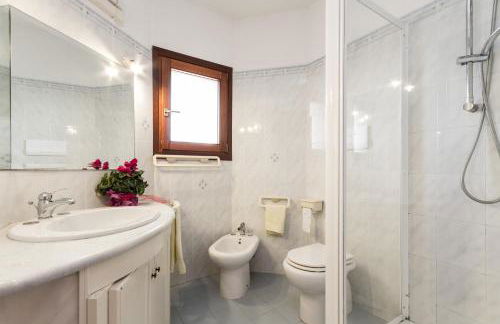 The houses of rising sun with a stunning sea view - Foto 27