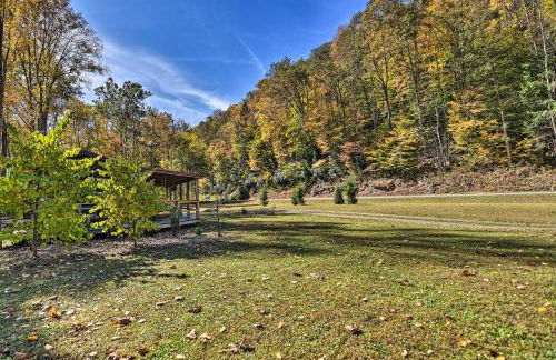 Cozy Anchors Away Cabin Hideaway with Fire Pit! - Foto 19