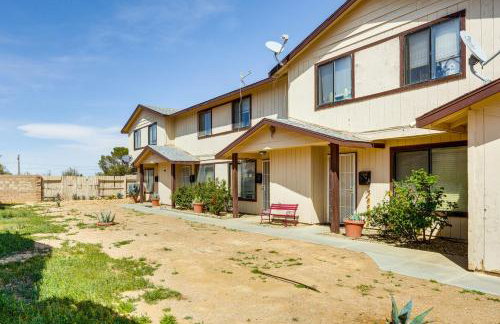 Patio and Mtn Views Family Gem in California City - Foto 3