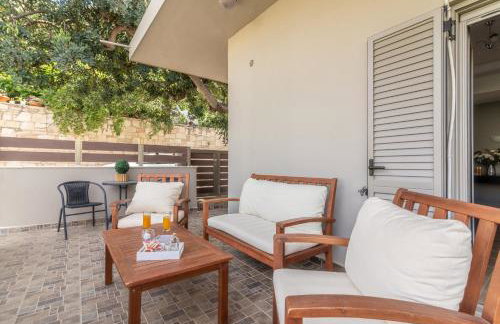 Ceronia Renovated House near the Beach - Foto 27