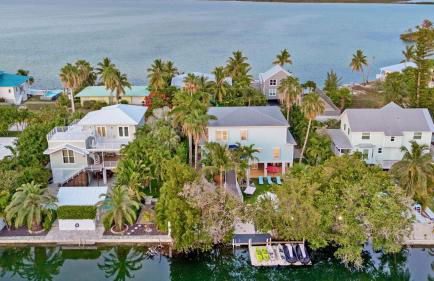 Baypoint Oasis by Last Key Realty - Photo 9