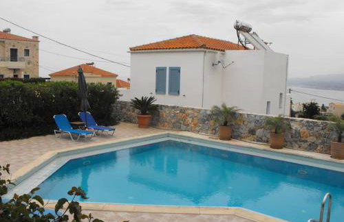 Christinas summer house with pool in Kefalas - Photo 48