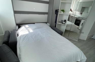 Seafront Studio Snug by the Sea - Sea Views - Foto 29