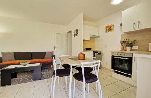 Votre cocon avec baignoire et Wifi à 15 min à pied du centre d'Amiens - Foto 2