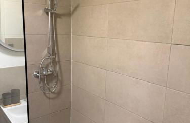 Krausiebers Wohlfühlapartment - Moderne Unterkunft an der A44 Velbert-Heiligenhaus - Photo 6