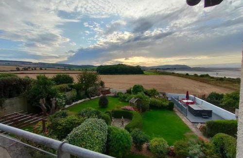 Blue Anchor House - Seaview, Hot Tub Apartments - Photo 12