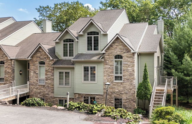 Highland Hideaway by Avantstay Group Poconos Retreat w/ Patio + Game Room - Foto 2