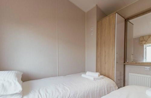 The Lodge - Dog-Friendly Sea View Lodge - Pool available for Long Stays - Foto 21