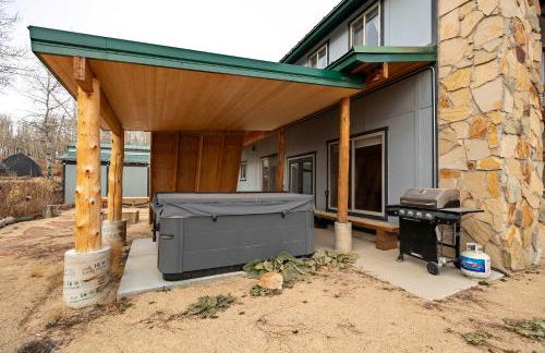 Rustic 5BR Escape with Private Hot Tub 25min to Park City - Foto 31