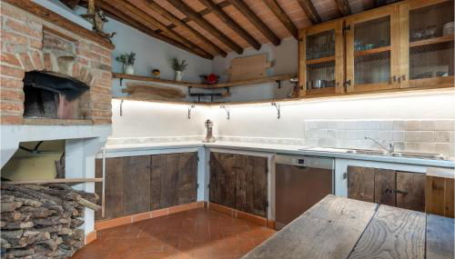 Stunning Home In Capannori With Jacuzzi - Foto 5