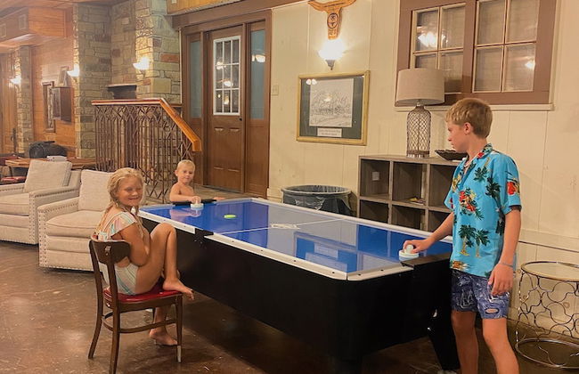 Son's Rio Cibolo - Glamping Cabin D - Foto 36