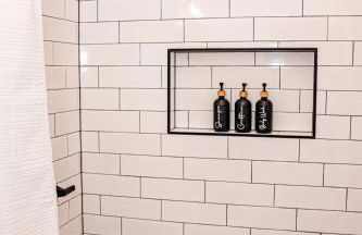 Urban Oasis - A Newly Renovated 4BR Dream - Foto 26