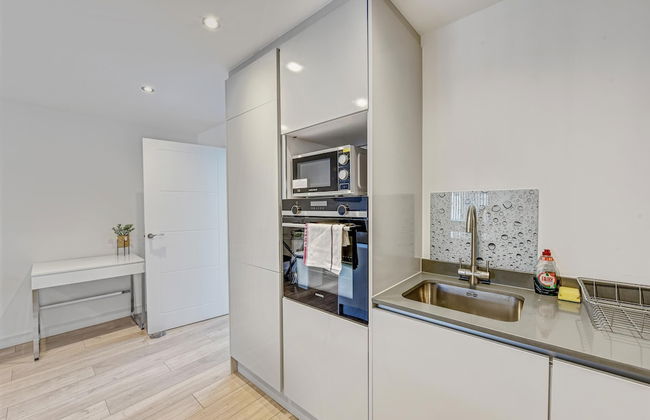 St Martins House Luxury Apts. Ruislip - Photo 28