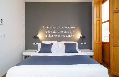 Valencia Home - Photo 35