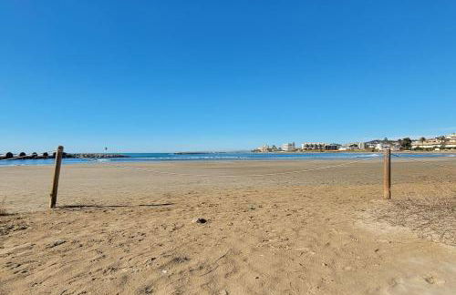 Nice beachside 2-BD apt near Barcelona - Foto 29